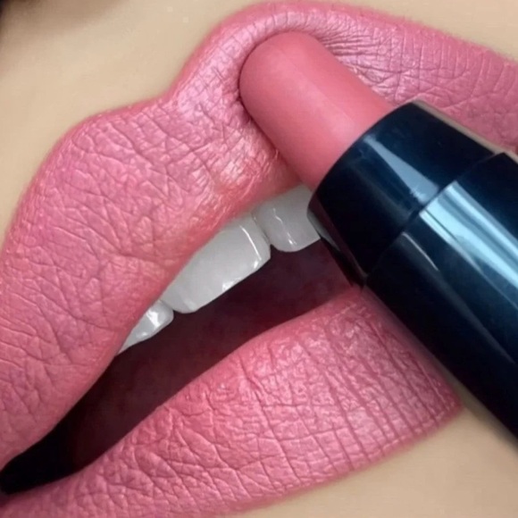 $6❤️‍🔥 Reina Rebelde Bold Lipstick Pencil Mini DIVINA 👄 NEW & SEALED - Picture 3 of 4